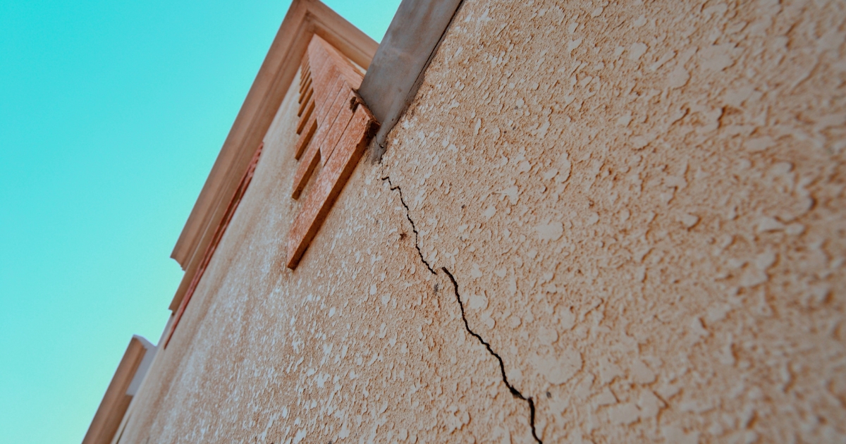 Fissure façade expert bâtiment Fréjus